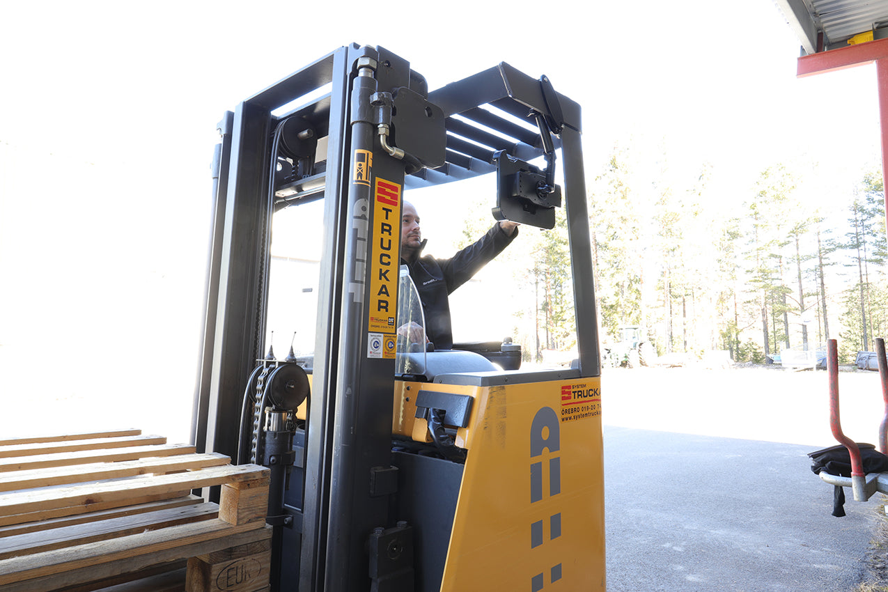 Brodit Verstelbare Houder 216091 — Mount
