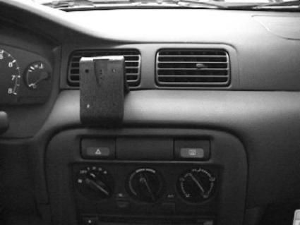 Proclip Nissan Sentra 95-99/200 SX 95-99 Center mount