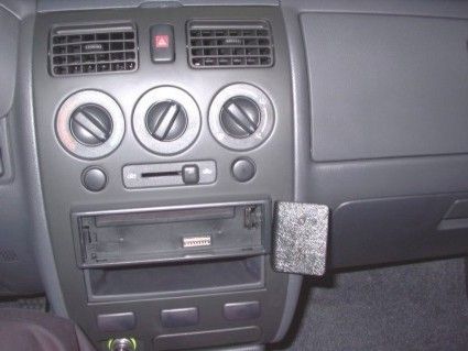 Proclip Daihatsu Sirion 02-06 Angled mount