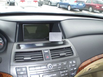 Proclip Honda Accord Coupé 08-12 Center mount(only OEM NAV)