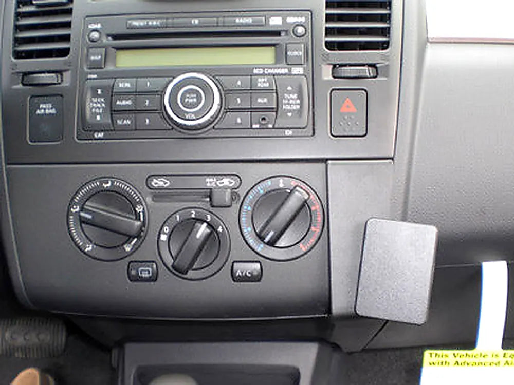 Brodit ProClip 853920 voor Nissan Versa Sedan
